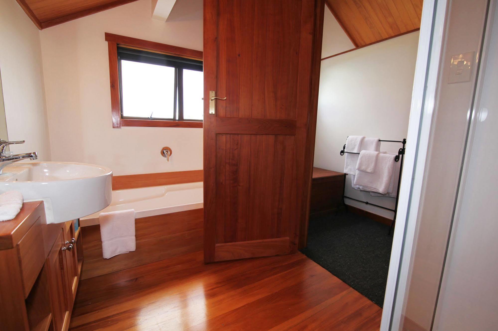 Te Puru Beach Lodge Eksteriør bilde